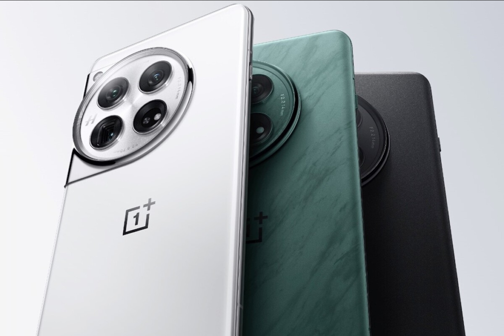 Dive into the detailed comparison of Xiaomi 14 vs OnePlus 12, exploring design, display, specs, and more to help you make the best choice.