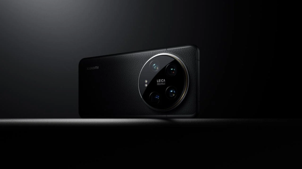 The Xiaomi 15 Ultra, with its 200MP telephoto camera and 10x optical zoom, redefines mobile photography.