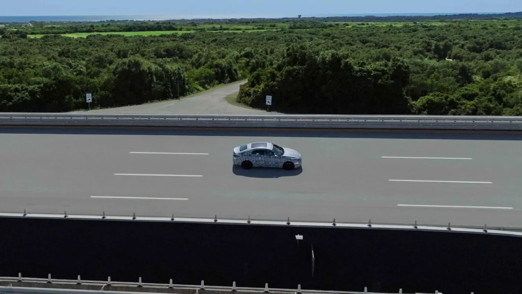 The Xiaomi YU7 smashes the EV endurance record with a stunning 3944km in 24 hours! Learn about its features, tech, and impact.