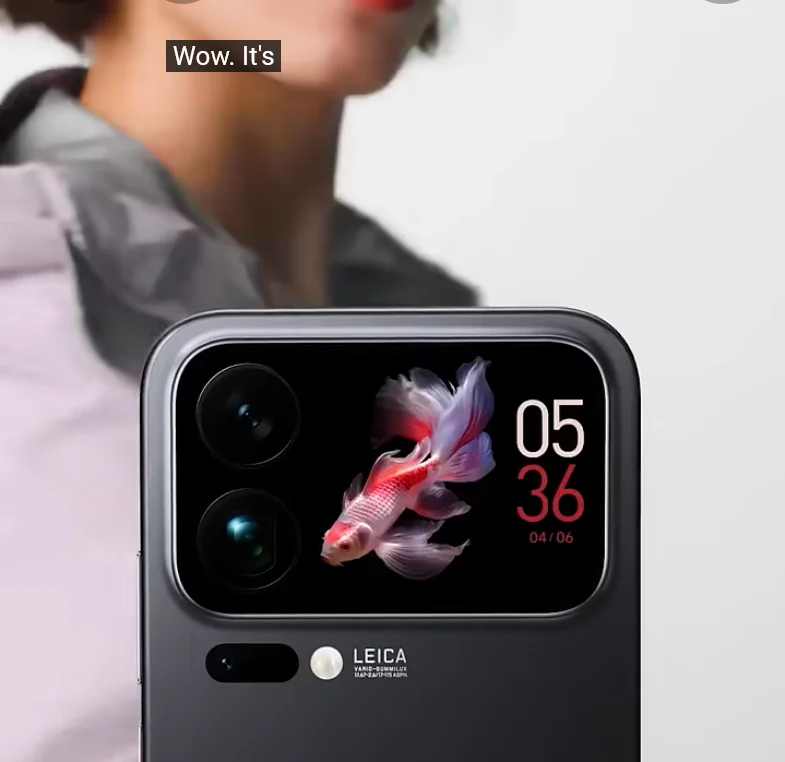 Xiaomi 17 Pro rear screen