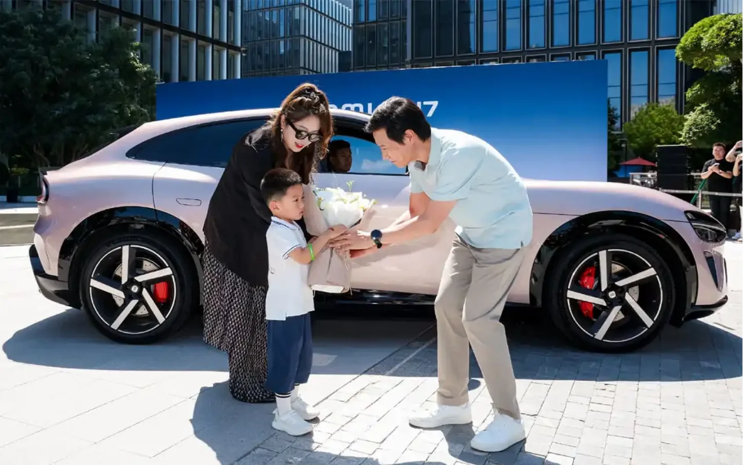 Xiaomi YU7 SUV deliveries