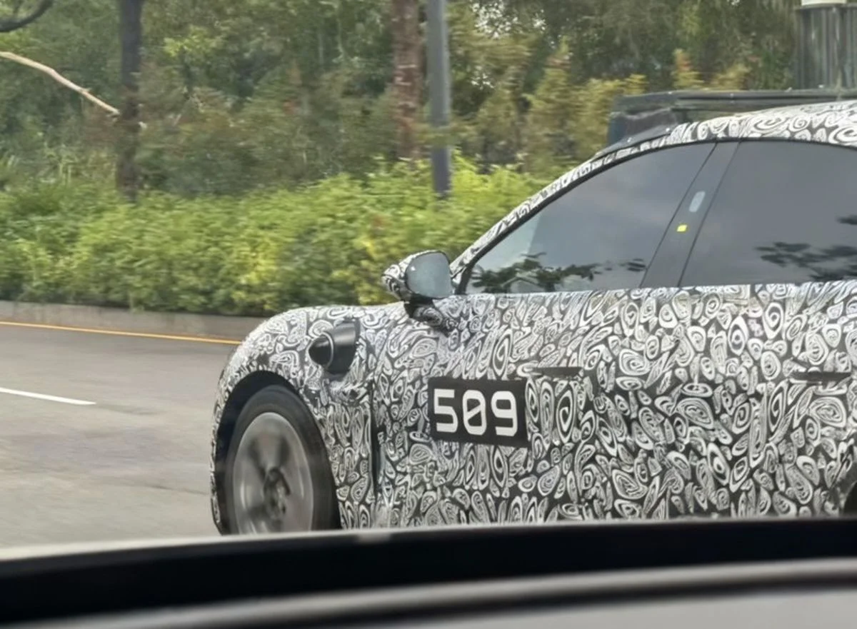 Xiaomi SU7 revamped - en alta resolución